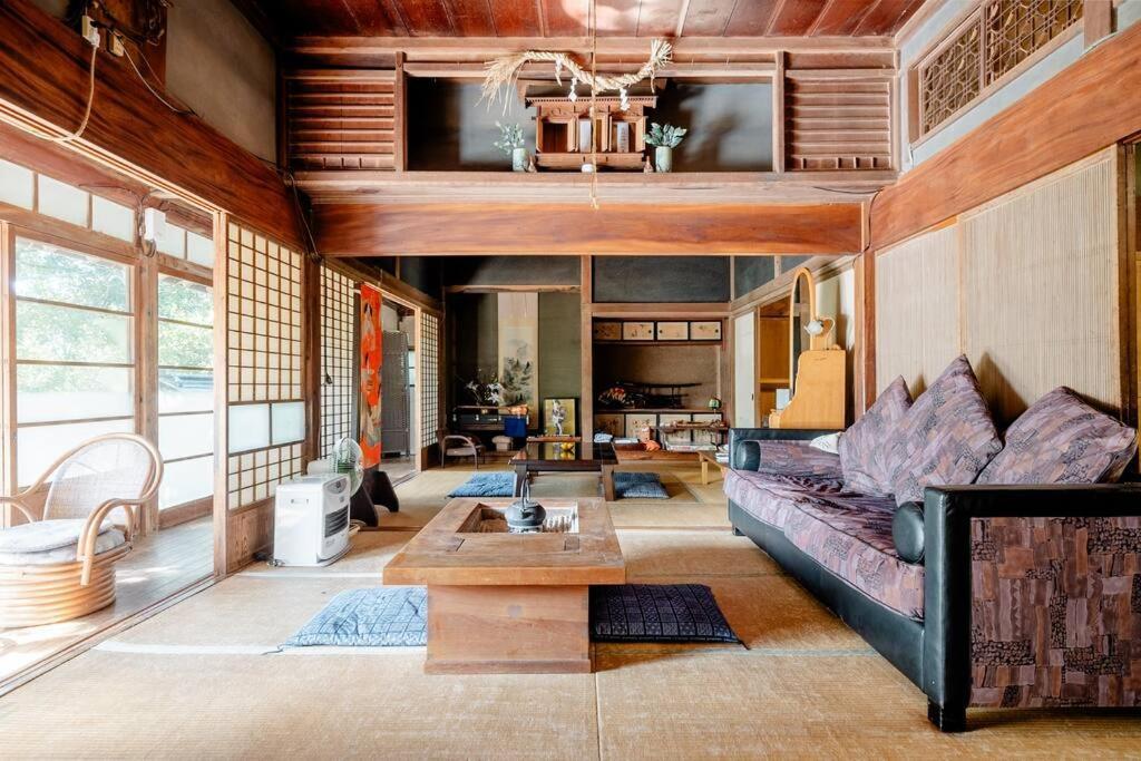 ゲストハウス+カフェわ　１日１組限定！ 築１００年の農家の古民家で宿泊体験、薪でお風呂沸かせます。焚き火もできます。 Kannami Экстерьер фото